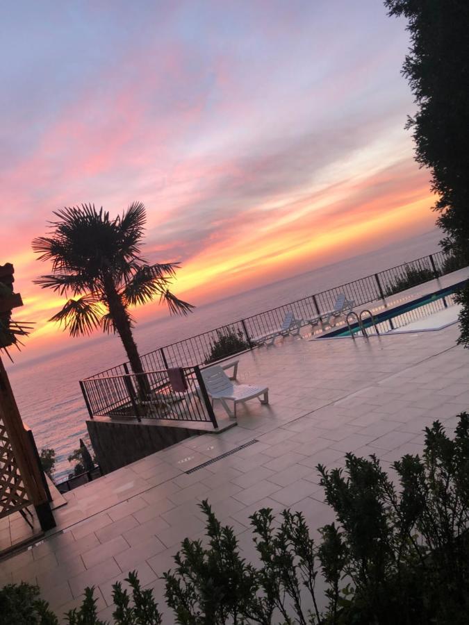 Astan Hotel Gagra Kültér fotó